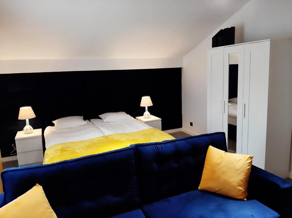 Apartament Willa Pod Sosnami Zator Przeciszow Extérieur photo