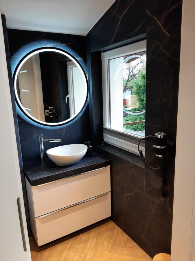 Apartament Willa Pod Sosnami Zator Przeciszow Extérieur photo